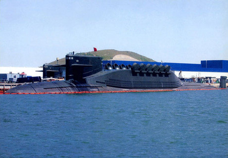 中國(guó)海軍新型戰(zhàn)略核潛艇。