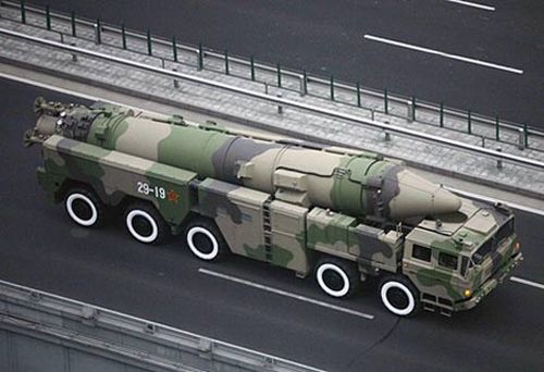中國(guó)東風(fēng)-21C導(dǎo)彈在2009年的國(guó)慶閱兵中對(duì)外正式亮相。