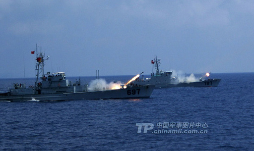 資料圖：南海艦隊艦艇進行反潛演練。