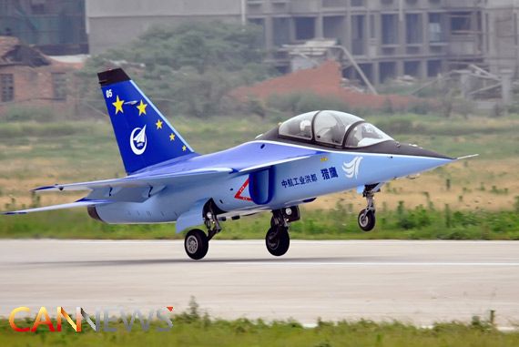 L-15“獵鷹”。