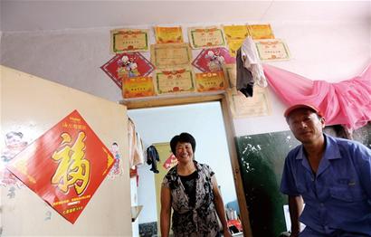 姐姐考上大學為高中妹妹棄讀