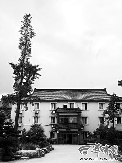 江蘇省鎮(zhèn)江市丹徒區(qū)辛豐鎮(zhèn)古大圣寺。最顯眼的不是大雄寶殿等殿堂，而是安養(yǎng)了170 余位老人。安養(yǎng)院本報記者孫強攝