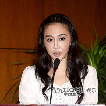 胸器女神陳美行被疑變性 瘋狂猛男沖上前求愛(ài)