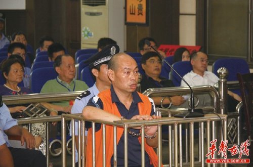　8月30日，張家界“5·28”惡意駕車撞人案開庭審理，兇手田勝明毫無悔意。通訊員 屈平 劉雪飛 攝