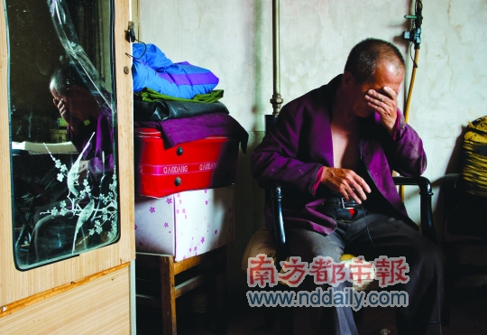 遇害城管中隊長申凱的父親說起兒子被夏俊峰刺死時十分悲傷。南都記者盧斌 攝