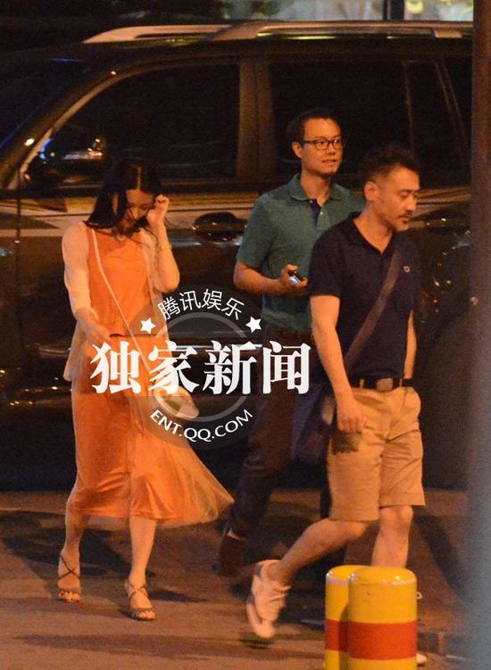 吳秀波桃花運(yùn)不斷 深夜會(huì)靚麗神秘女