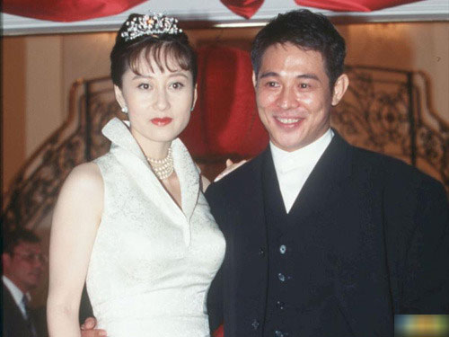 李連杰愛(ài)妻利智的身世