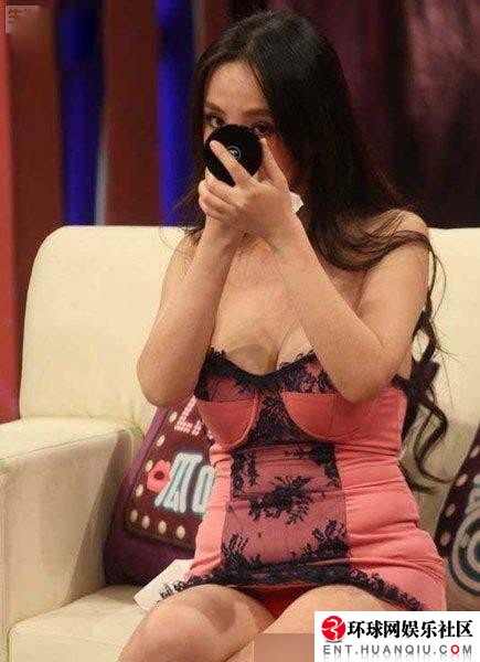防止泄春光 女星一定要注意坐姿！