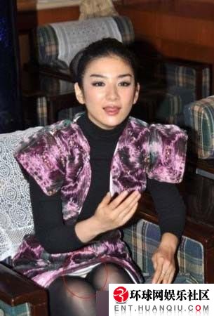 防止泄春光 女星一定要注意坐姿！