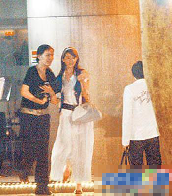 女星進(jìn)了夜店就狂放無限??！
