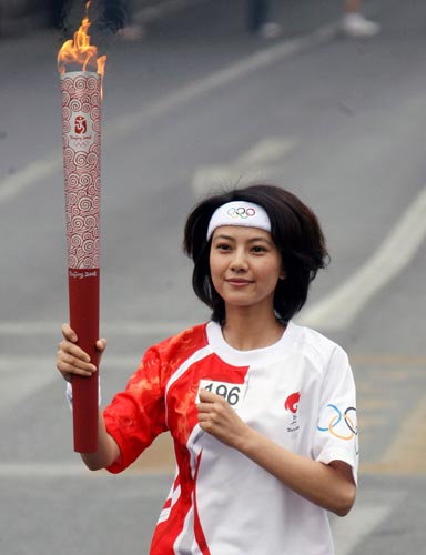 越長越慘不忍睹的年輕女星