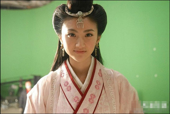 圖揭娛樂圈里毫無市場(chǎng)的女藝人 扶都扶不上墻