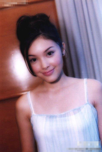 圖揭?jiàn)蕵?lè)圈里毫無(wú)市場(chǎng)的女藝人 扶都扶不上墻