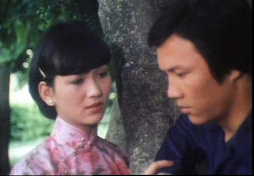58歲趙雅芝長(zhǎng)腿驚現(xiàn)長(zhǎng)疤痕 偷情被暴打內(nèi)幕遭曝光