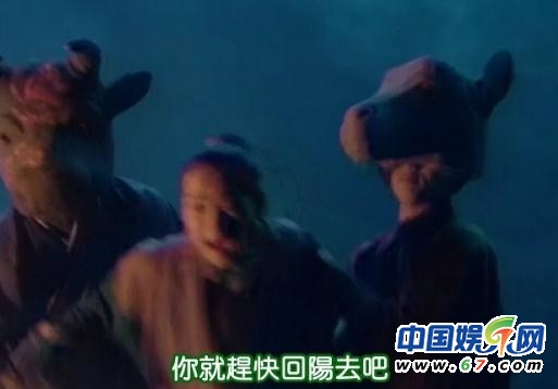 《新白娘子傳奇》經典穿幫照:小青笑場傷不起