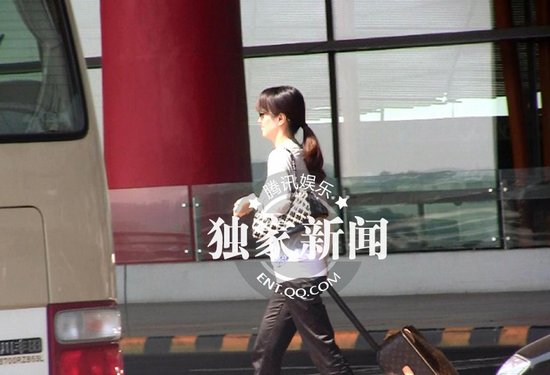 　隨著章子怡與撒貝寧戀情的曝光，小撒搭上了國(guó)際巨星，經(jīng)緯則也找到了自己的真愛。
