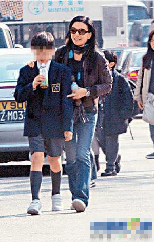 47歲曾華倩13歲愛子林浩賢曝光 就讀名校擅長(zhǎng)游泳
