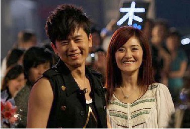 明星另類(lèi)求婚：謝霆鋒荒島逼婚 彭坦騎白馬感動(dòng)春曉