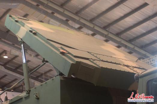FD-2000導(dǎo)彈系統(tǒng)配備的相控陣?yán)走_(dá)天線。攝影：閆嘉琪