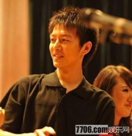 央視最帥實習主播胡悅鑫轉(zhuǎn)正 家庭背景女友遭曝光