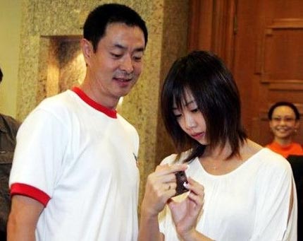 王菲前夫竇唯陪酒籌錢(qián)為女慶生 李宗盛縱容女兒私奔