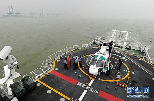 資料圖：在中國海監(jiān)83船上折疊直升機機翼。