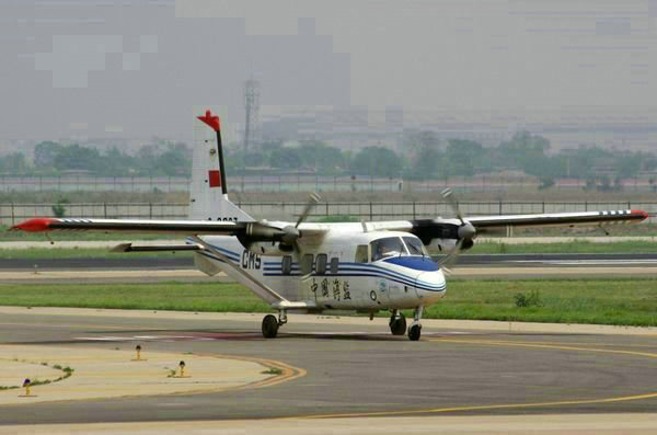 資料圖：中國(guó)海監(jiān)裝備的運(yùn)-12飛機(jī)。