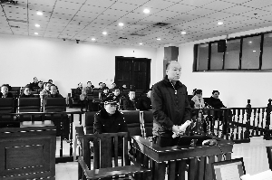 顏承魯庭審現(xiàn)場。 本報記者 郭玉紅 攝