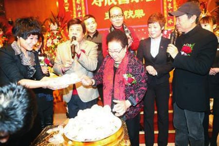 73歲趙忠祥壽宴內(nèi)場圖曝光 春晚老明星齊聚如晚會(huì)