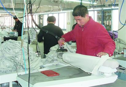 島城紡織、外貿(mào)加工企業(yè)缺工嚴(yán)重 不少工人春節(jié)后還返鄉(xiāng)不歸 春節(jié)前后企業(yè)招工最頭疼