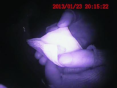 7歲女孩工廠找媽媽 誤開沖床壓斷無(wú)名指