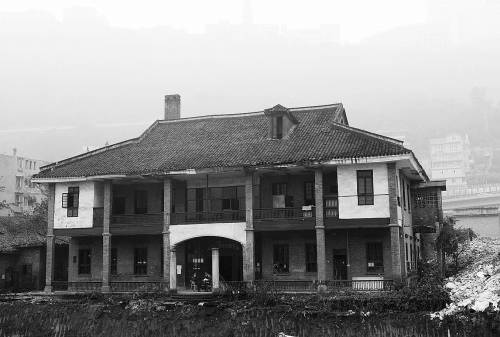 2009年2月3日，重慶渝中區(qū)李子壩，劉湘公館成“孤島”。陳慶/CFP