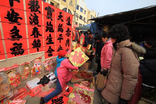 過大年趕大集 李村集場(chǎng)面火爆年味濃