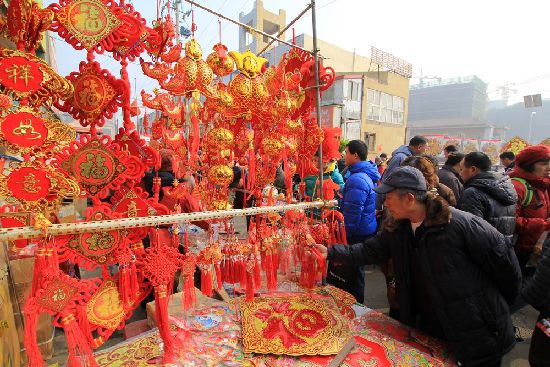 過大年趕大集 李村集場(chǎng)面火爆年味濃