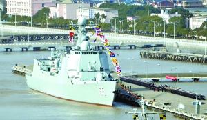 據(jù)新華社青島艦2月1日電由海軍北海艦隊(duì)3艘軍艦組成的中國(guó)海軍艦艇編隊(duì)，2月1日11時(shí)40分許按照預(yù)定計(jì)劃通過巴士海峽，進(jìn)入我國(guó)南海海域。