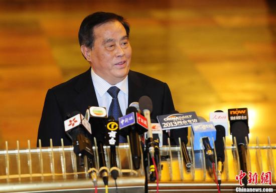 圖為3月8日鐵道部部長盛光祖接受采訪。中新社發(fā) 侯宇 攝