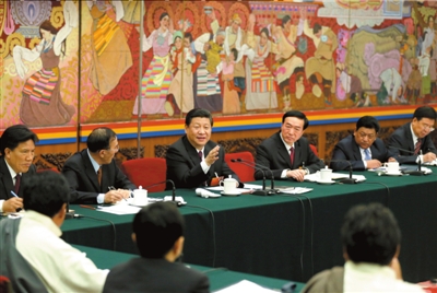 昨天，習近平參加十二屆全國人大一次會議西藏代表團的審議?！⌒氯A社發(fā)