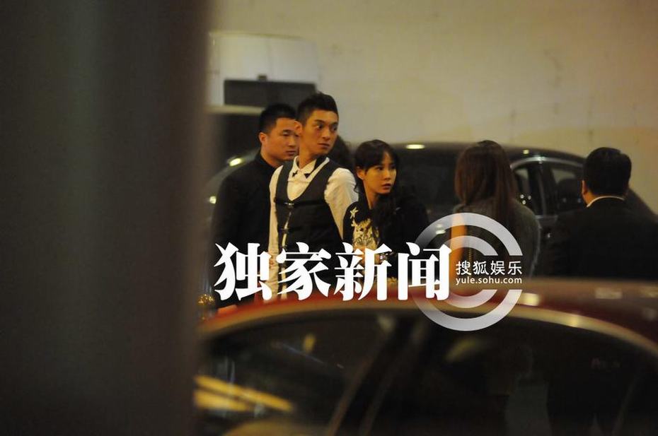 汪小菲許雅鈞坐千萬(wàn)豪車赴夜總會(huì) 保鏢成群未見(jiàn)大小S