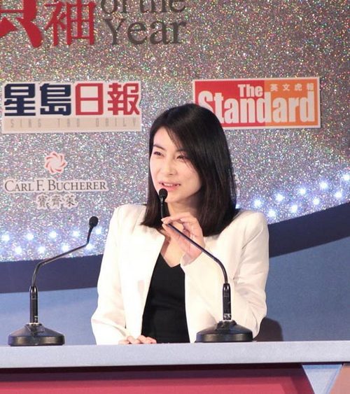 前不久，郭晶晶黑裙掩肚被疑有孕