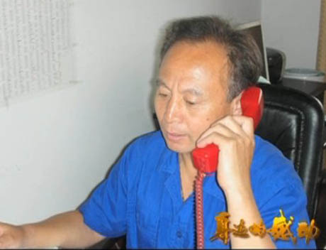  工作中的楊奎烈。
